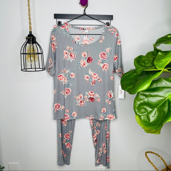 NWT Flora Nikrooz - Floral Pajama Set L - Picture 2 of 6